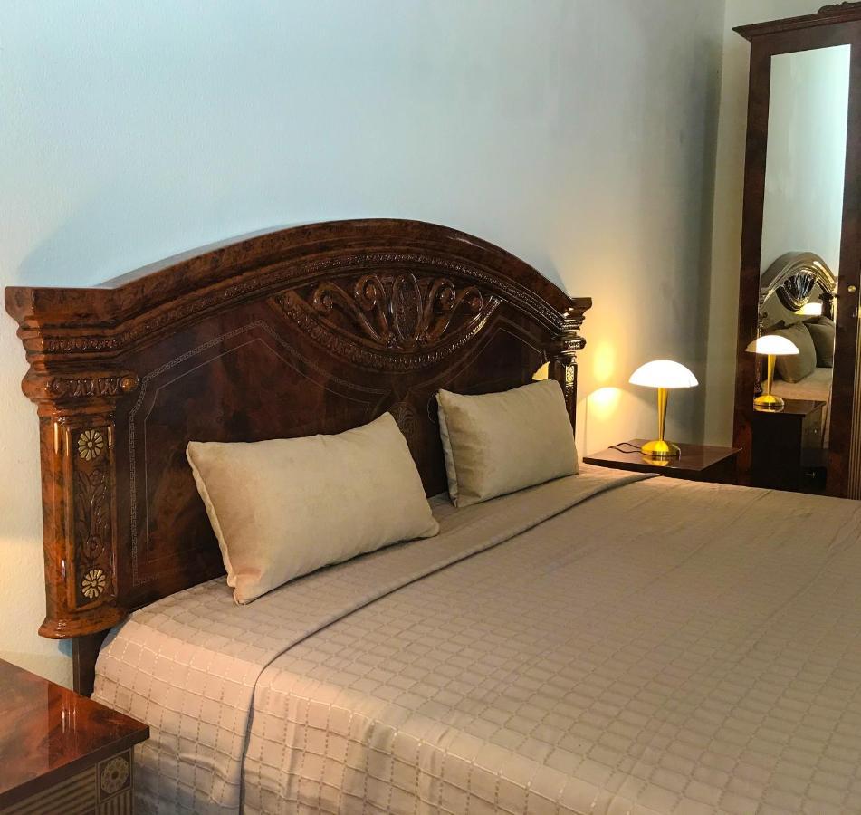 "Casa20200" 2 X Apartments Je 150Qm Fuer Business, Familien, Gruppen, Handwerker 15Min Von Berlin, Erdbeerhof, Outlet B5, 5Min Vom See Falkensee !! 2 Apartment Each 150Qm For Business , Families 15Min From Berlin!! Luaran gambar