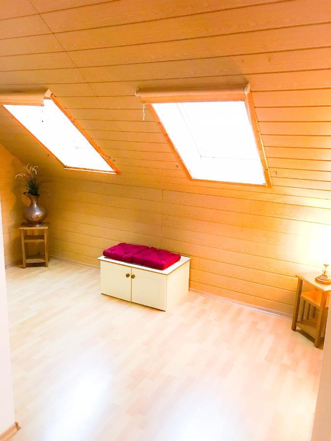 "Casa20200" 2 X Apartments Je 150Qm Fuer Business, Familien, Gruppen, Handwerker 15Min Von Berlin, Erdbeerhof, Outlet B5, 5Min Vom See Falkensee !! 2 Apartment Each 150Qm For Business , Families 15Min From Berlin!! Luaran gambar