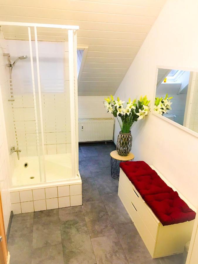 "Casa20200" 2 X Apartments Je 150Qm Fuer Business, Familien, Gruppen, Handwerker 15Min Von Berlin, Erdbeerhof, Outlet B5, 5Min Vom See Falkensee !! 2 Apartment Each 150Qm For Business , Families 15Min From Berlin!! Luaran gambar