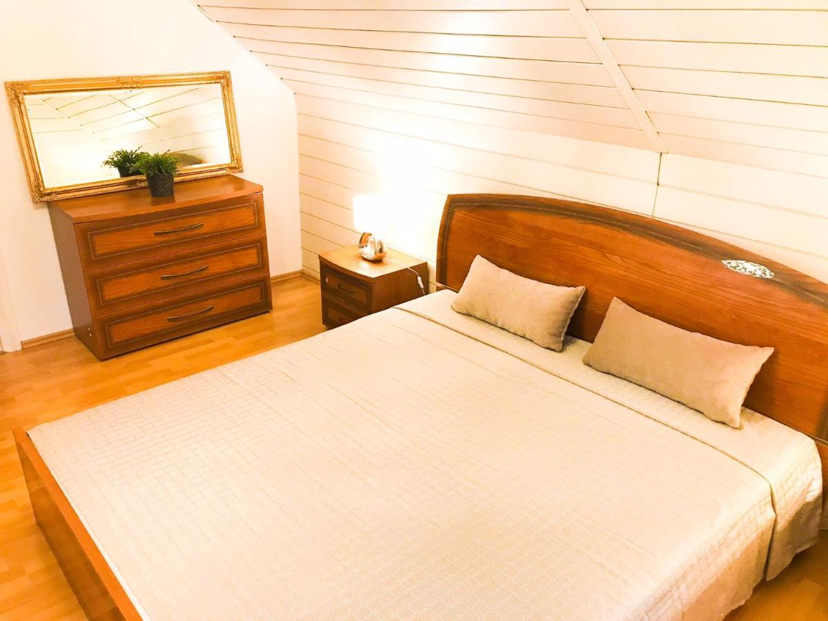 "Casa20200" 2 X Apartments Je 150Qm Fuer Business, Familien, Gruppen, Handwerker 15Min Von Berlin, Erdbeerhof, Outlet B5, 5Min Vom See Falkensee !! 2 Apartment Each 150Qm For Business , Families 15Min From Berlin!! Luaran gambar