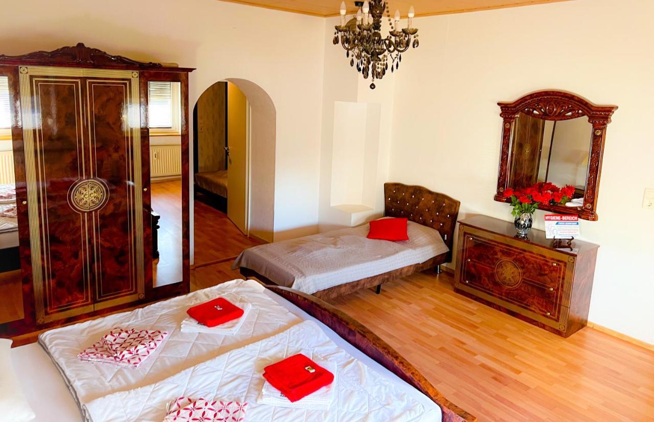 "Casa20200" 2 X Apartments Je 150Qm Fuer Business, Familien, Gruppen, Handwerker 15Min Von Berlin, Erdbeerhof, Outlet B5, 5Min Vom See Falkensee !! 2 Apartment Each 150Qm For Business , Families 15Min From Berlin!! Luaran gambar